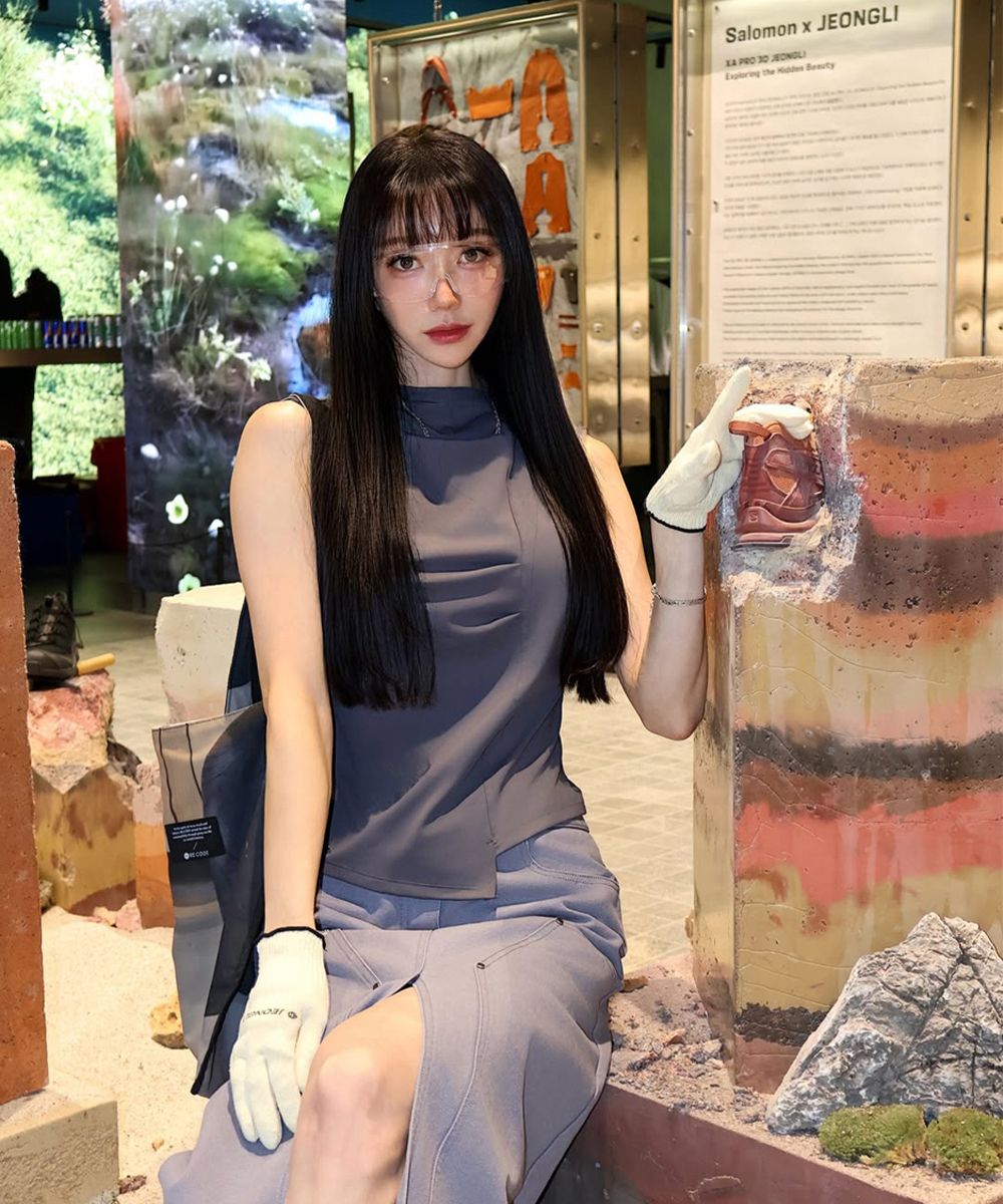 ★MISEKI SEOUL★ COWL NECK PINTUCK SLEEVELESS MUSINSA | MISEKI SEOUL Cowl neck pintuck sleeveless BLACK