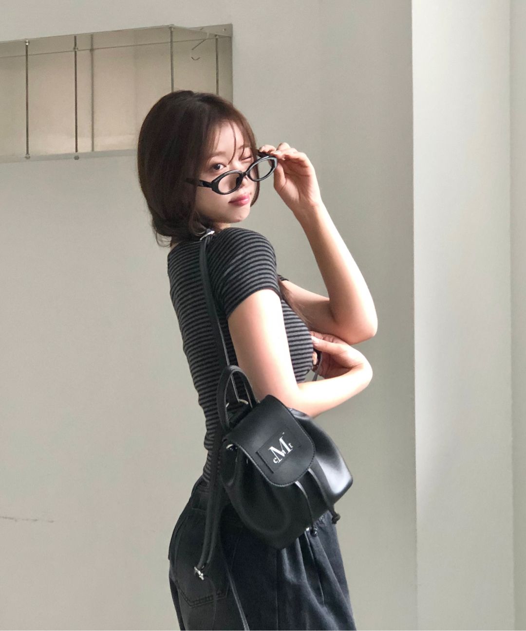 ☆MUCENT☆ Reno Crack Round Mini Backpack Unisex MUSINSA公式 | MUCENT Reno Crack Round Mini Backpack Unisex