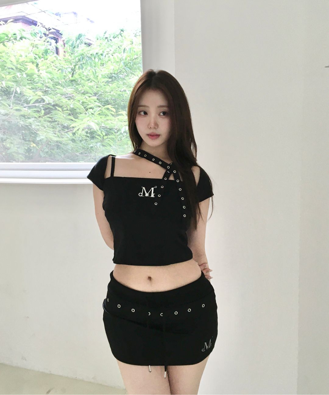 ★MUCENT★ STRIA PUNCHING EYELET BANDING MINI SKIRT MUSINSA | MUCENT Stria Punching Eyelet Banding Mini Skirt (2