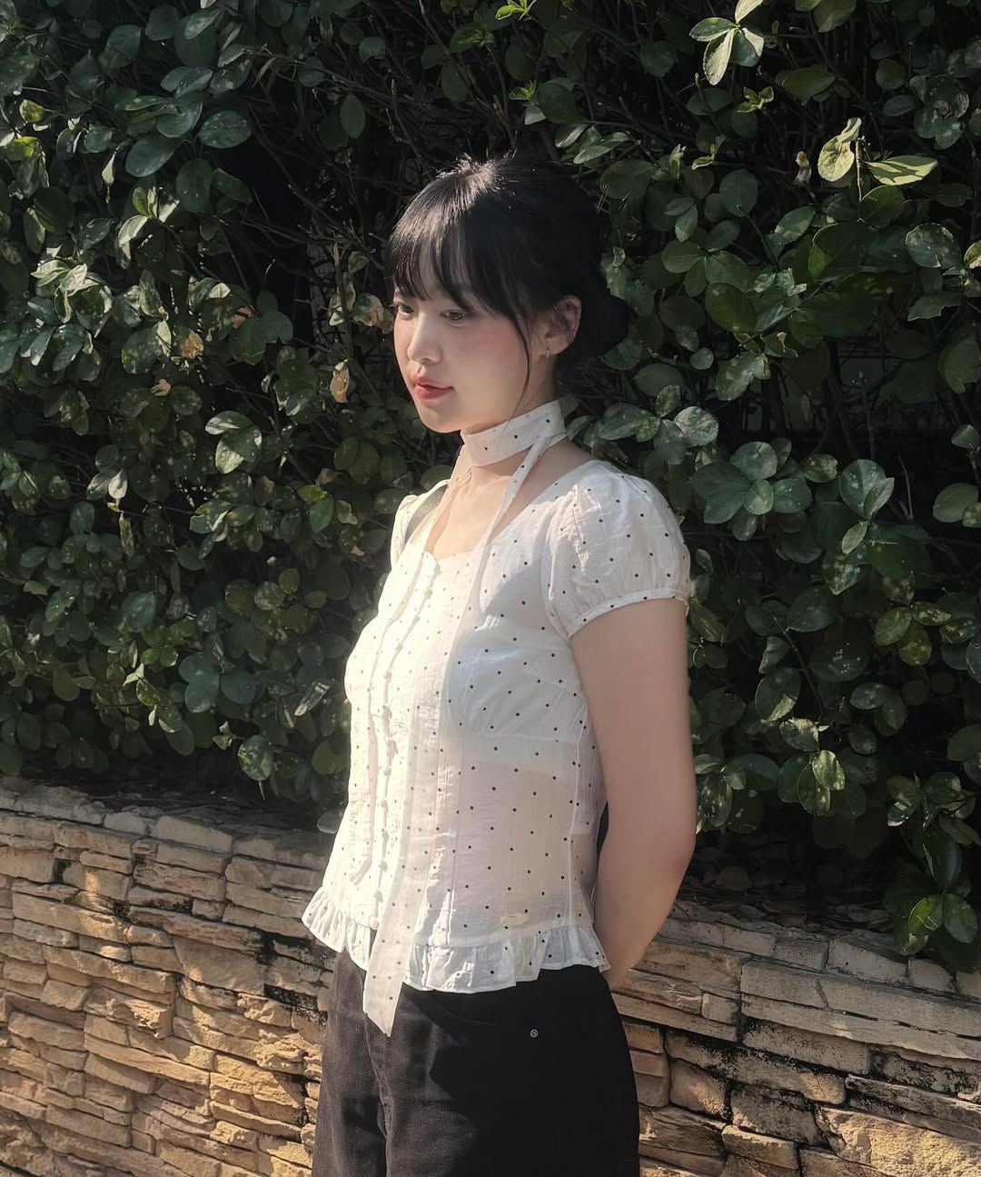 MUSINSA | ILLIGO Ribbon Tie Square Neck Blouse Black Dot