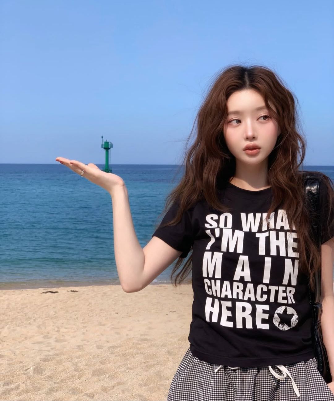 ★LUVISTRUE★SM MAIN CHARACTER TEE(WHITE)★正規品/直送料込 MUSINSA公式 | LUV IS TRUE SM MAIN CHARACTER TEE(WHITE)