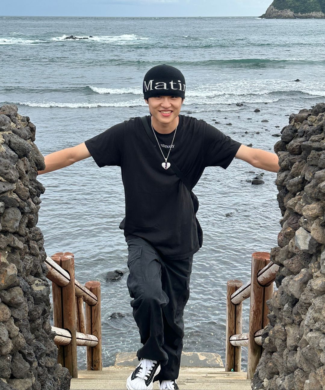 MUSINSA公式 | MATIN KIM LOGO JACQUARD SHORT BEANIE IN BLACK