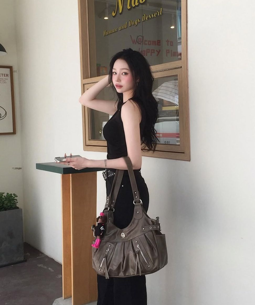 MUSINSA公式 | ILLIGO Amber Buckle Shoulder Bag Black