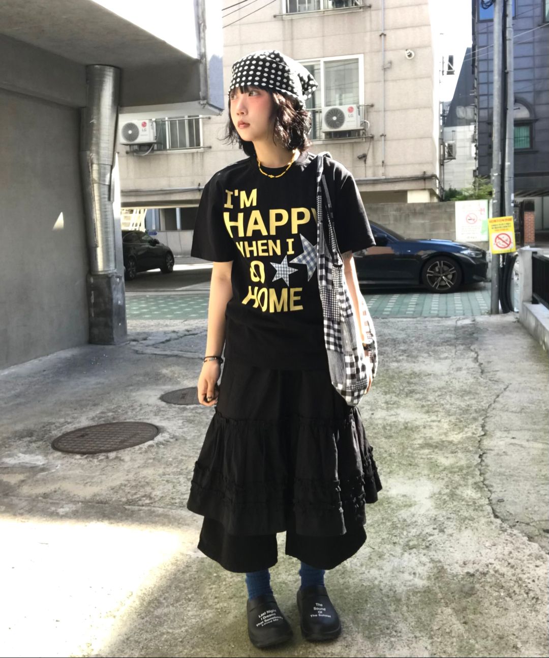 MUSINSA公式 | WAI KEI I am HAPPY short sleeve t-shirt navy