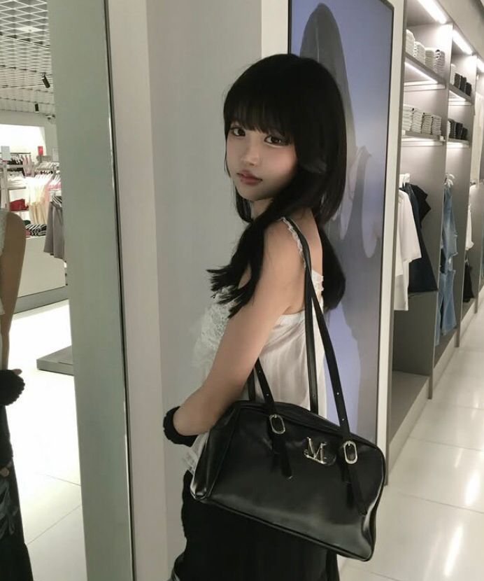 【MUCENT】LUIN L LOGO BAGUETTE BAG★25SS★ MUSINSA | MUCENT Ruin Metal Logo Baguette Bag Unisex
