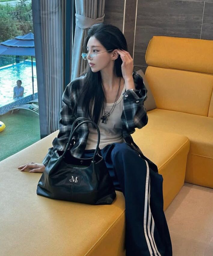 ショルダーバッグ・ポシェット ^MUCENT^ Epee Middle Stitch Leather Tote Bag Unisex P00000UM MUCENT EPEE MIDDLE STITCH LEATHER TOTE BAG UNISEX