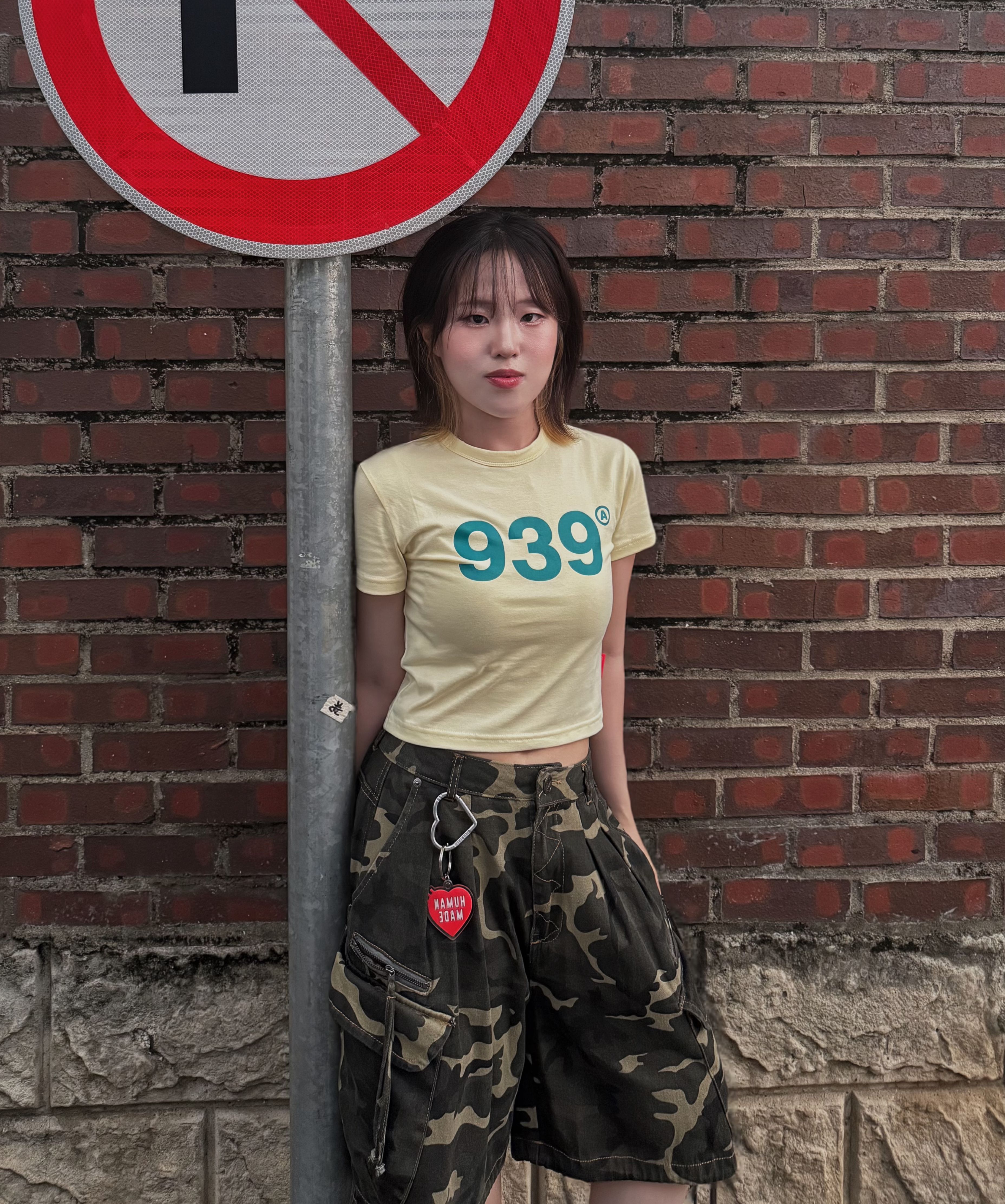 韓国女子 [NASTY FANCY CLUB] CARGO LETTERING BERMUDA PANTS Cargo Lettering Bermuda Pants (Black) F25QD889 - FANCY CLUB