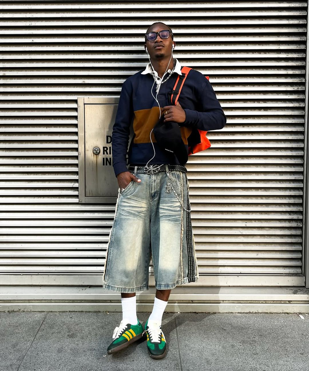 ハーフ・ショートパンツ [NOT4NERD] Thorns Side Line Cut Off Bermuda Denim Shorts NOT4NERD] Thorns Side Line Cut Off Bermuda Denim Shorts