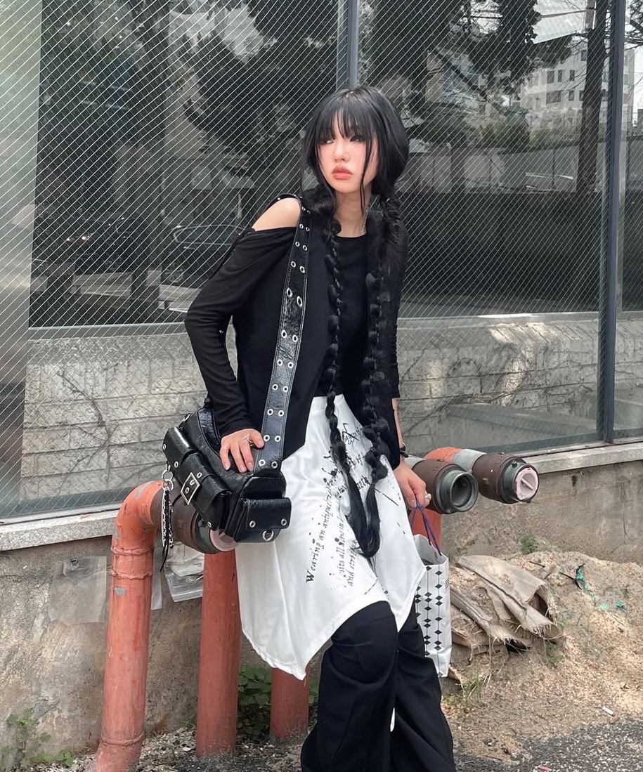 MUSINSA | BLACK PURPLE Mini Fortress Bag-Black