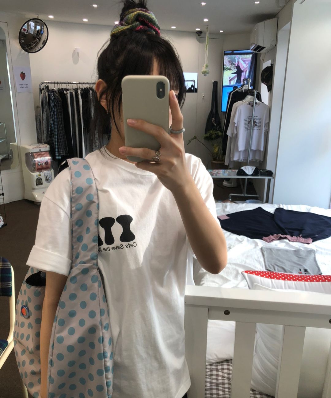 ◆ITZAVIBE◆ ITZ MINI LOGO T SHIRT WHITE IBB24UT01WH MUSINSA | ITZAVIBE ITZ MINI LOGO T SHIRT - WHITE