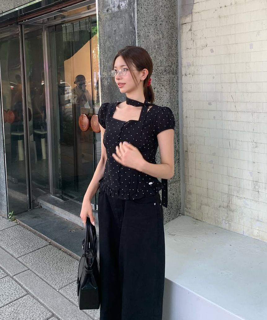 MUSINSA公式 | ILLIGO Ribbon Tie Square Neck Blouse - Gray