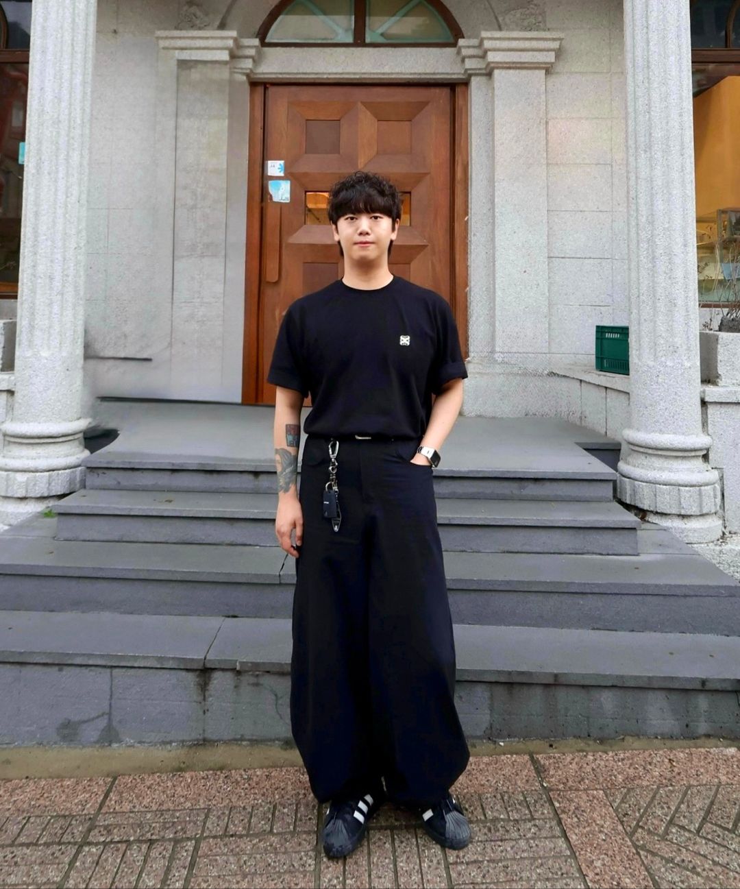 MUSINSA公式 | SATUR Small logo printing short sleeve t-shirt