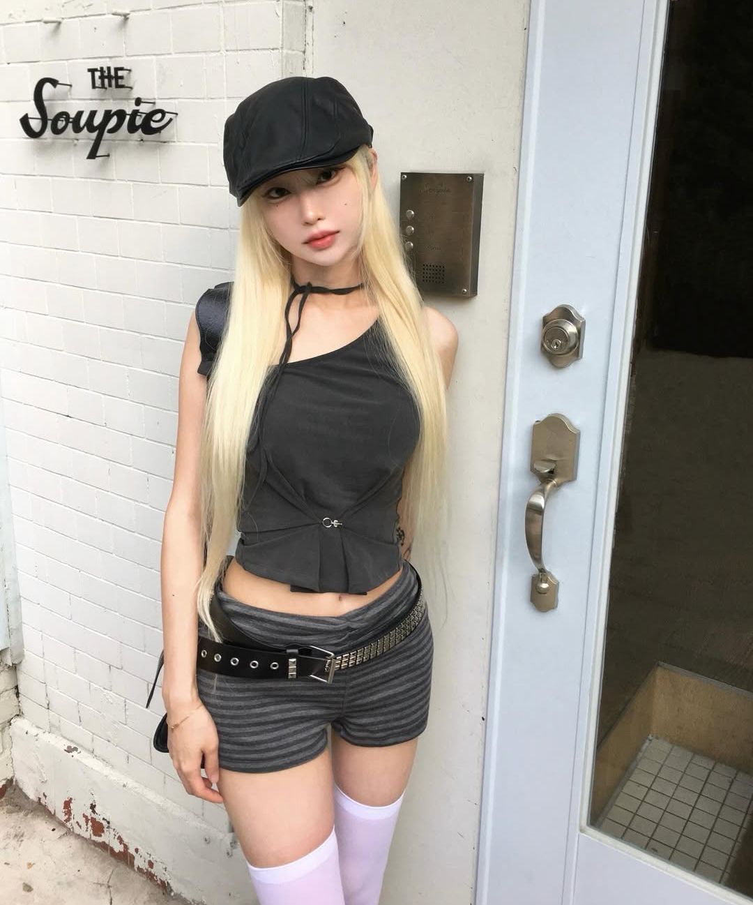 MUSINSA | PAINORPLEASURE RUBY HOOK TOP charcoal