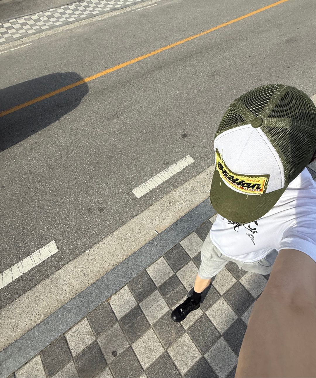 MUSINSA | AAKAM Knee Pin-tuck Camouflage Twill Pants (Khaki)