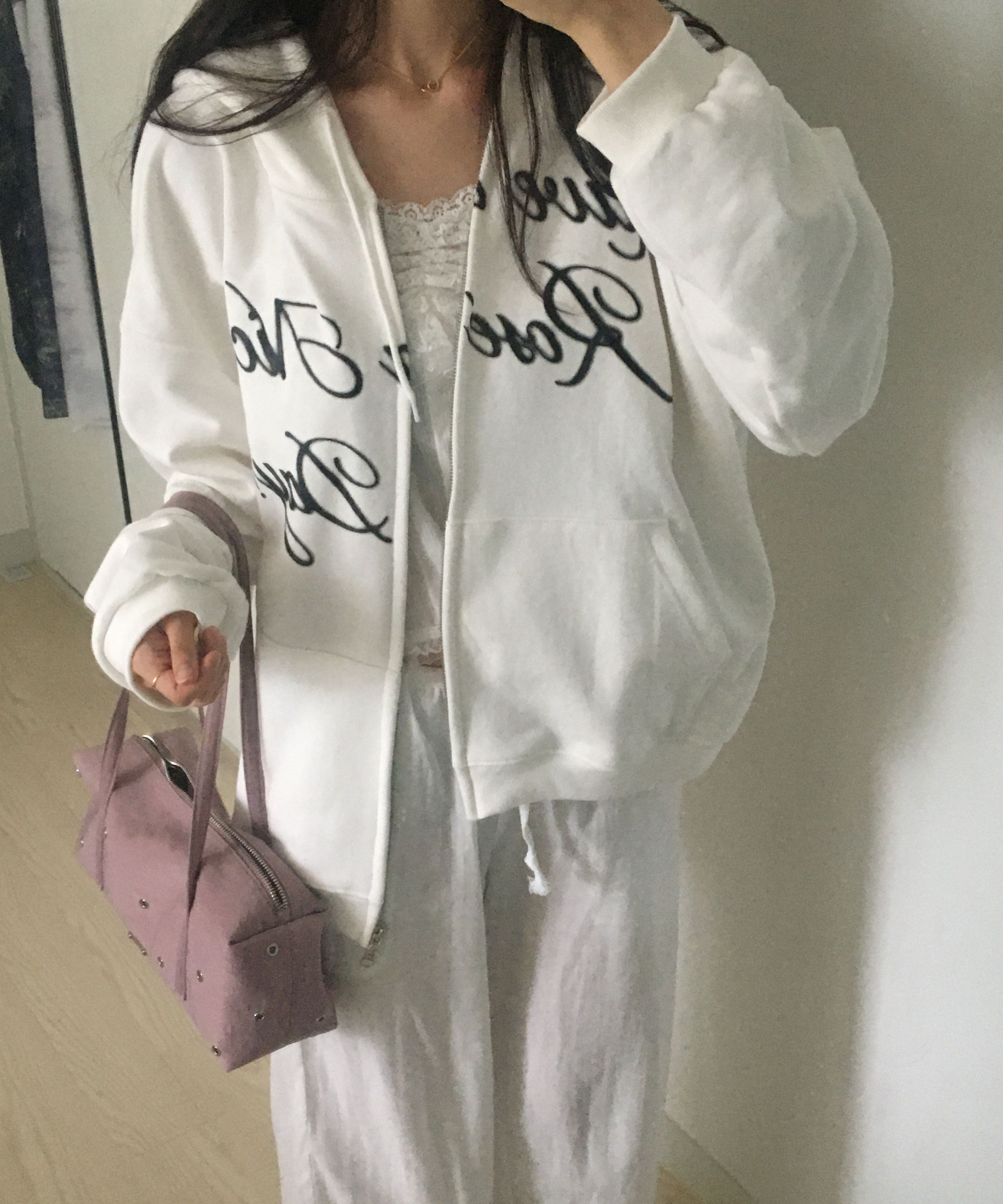 MUSINSA公式 | ROSÉ FRANTZ Spread Hood Zip-up [White]