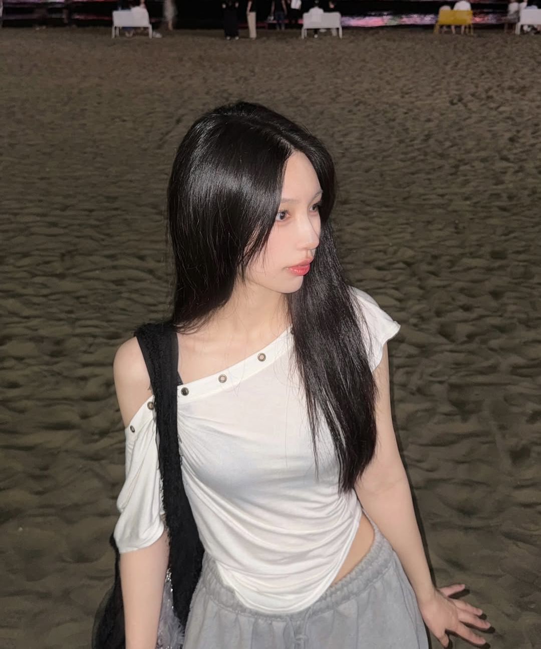 【韓国 Pleasenofollow】Harry Button Unbal Shirring Short Top Harry Button Unbal Shirring Short Top (Ivory) - 플리즈노팔로우