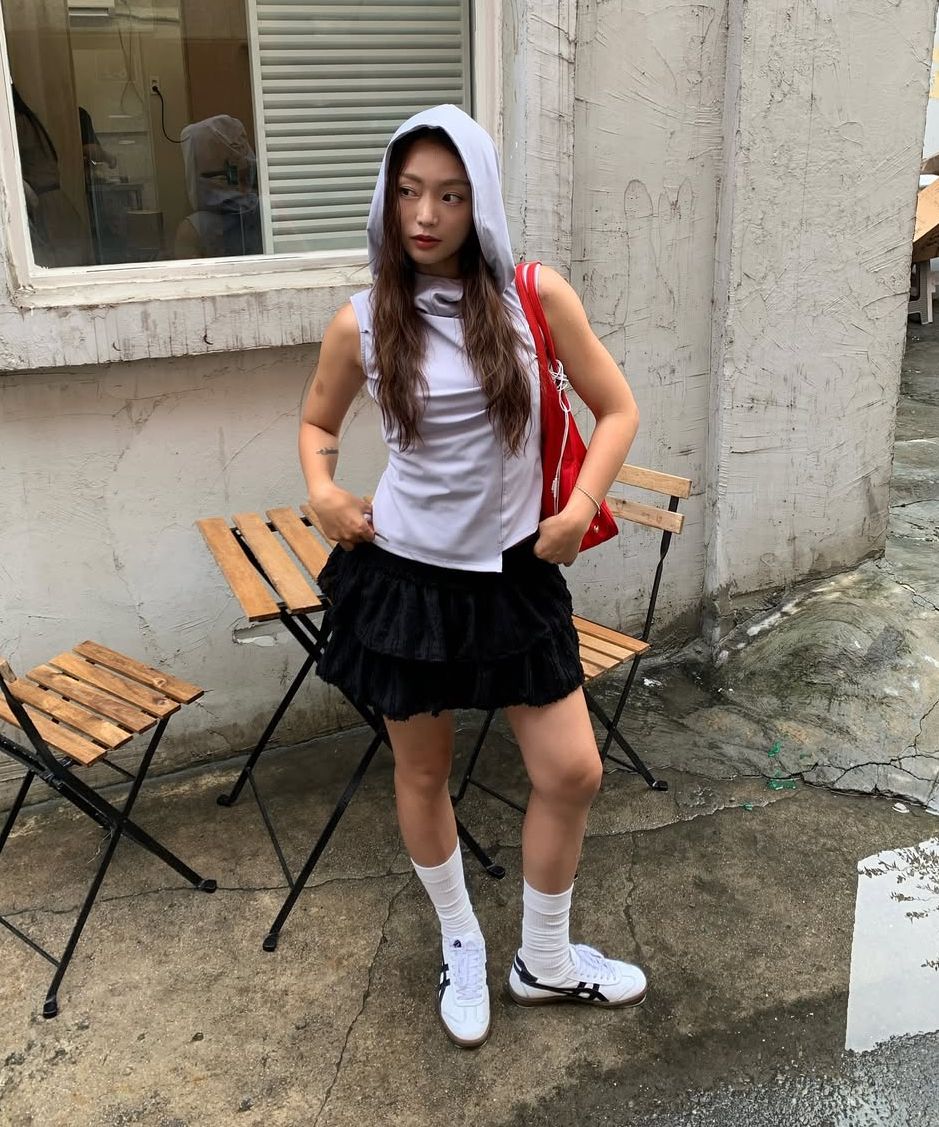 MUSINSA | MISEKI SEOUL Cowl neck pintuck sleeveless BLACK