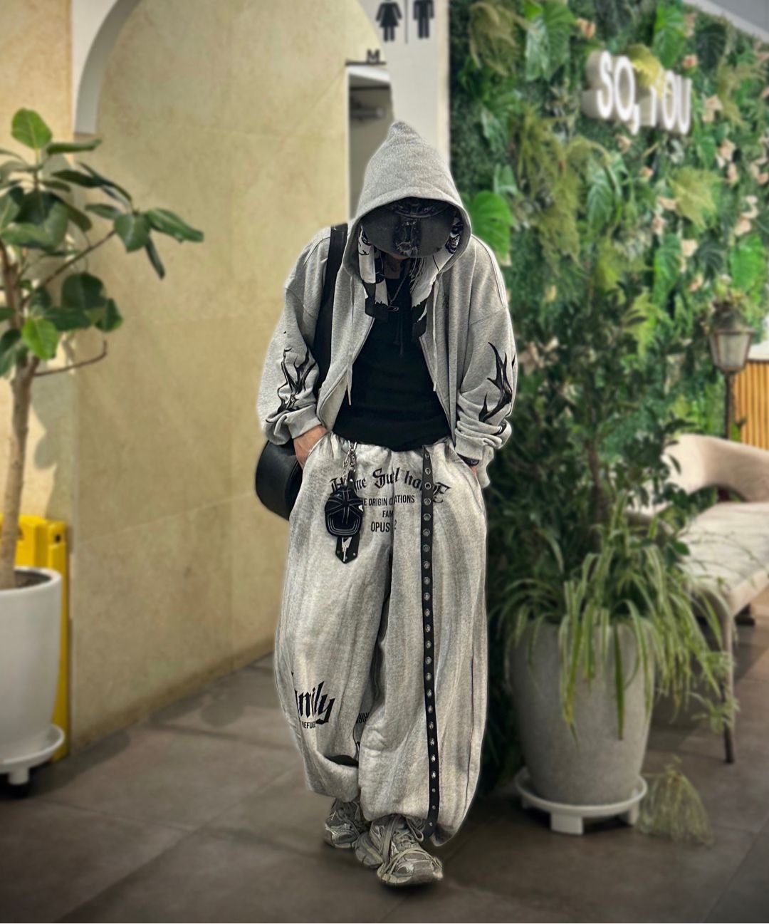 MUSINSA公式 | NOT4NERD Dagger Tribal Logo Hood Zip Up - Black