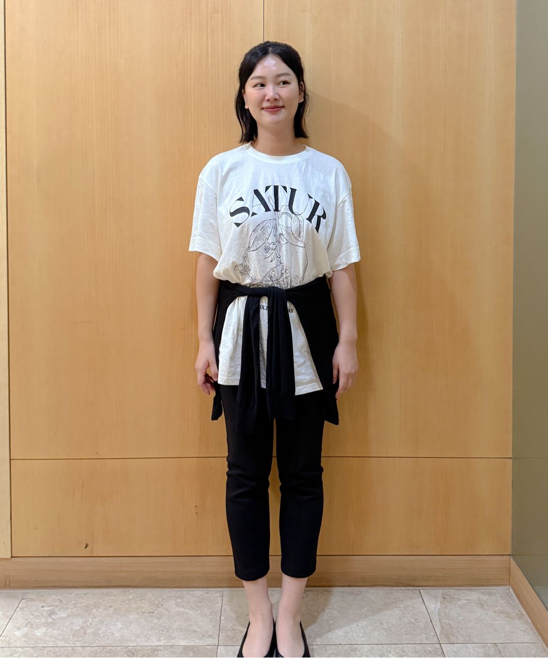 【新品未着用】SATUR Short Sleeve T-Shirt Ivory 新品未着用】SATUR Short Sleeve T-Shirt Ivory