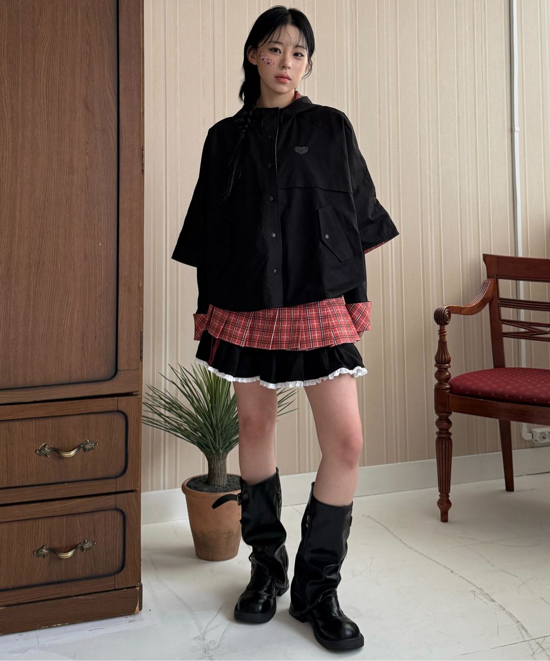 MUSINSA公式 | LUV IS TRUE IM SHORT PLEATS SKIRT(IVORY)