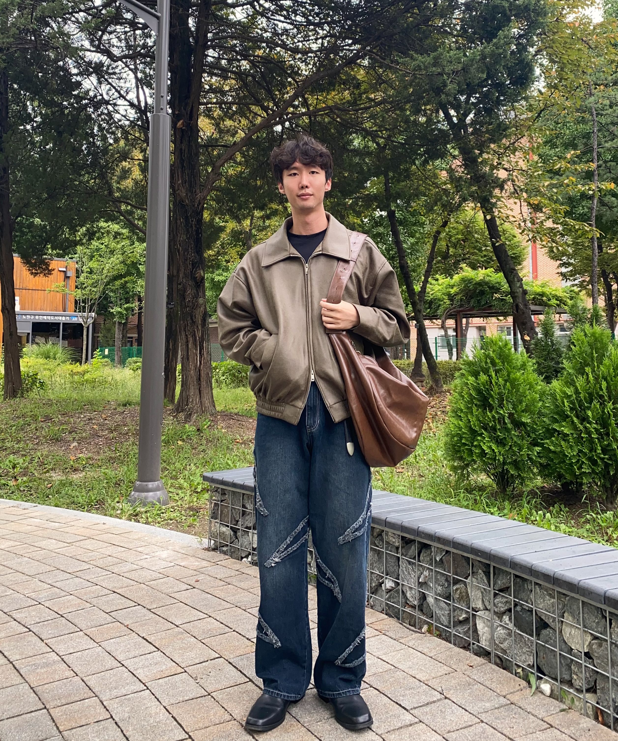 MUSINSA | MIMTHEWARDROBE Monta crack leather messenger bag_Brown