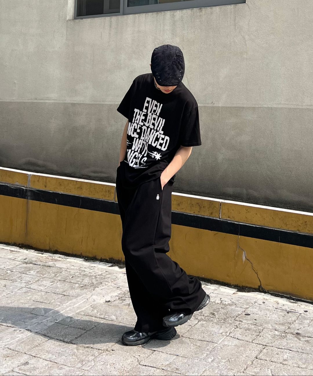 MUSINSA | GAKKAI UNIONS SINGLE PLEATED WIDE SWEATPANTS BLACK