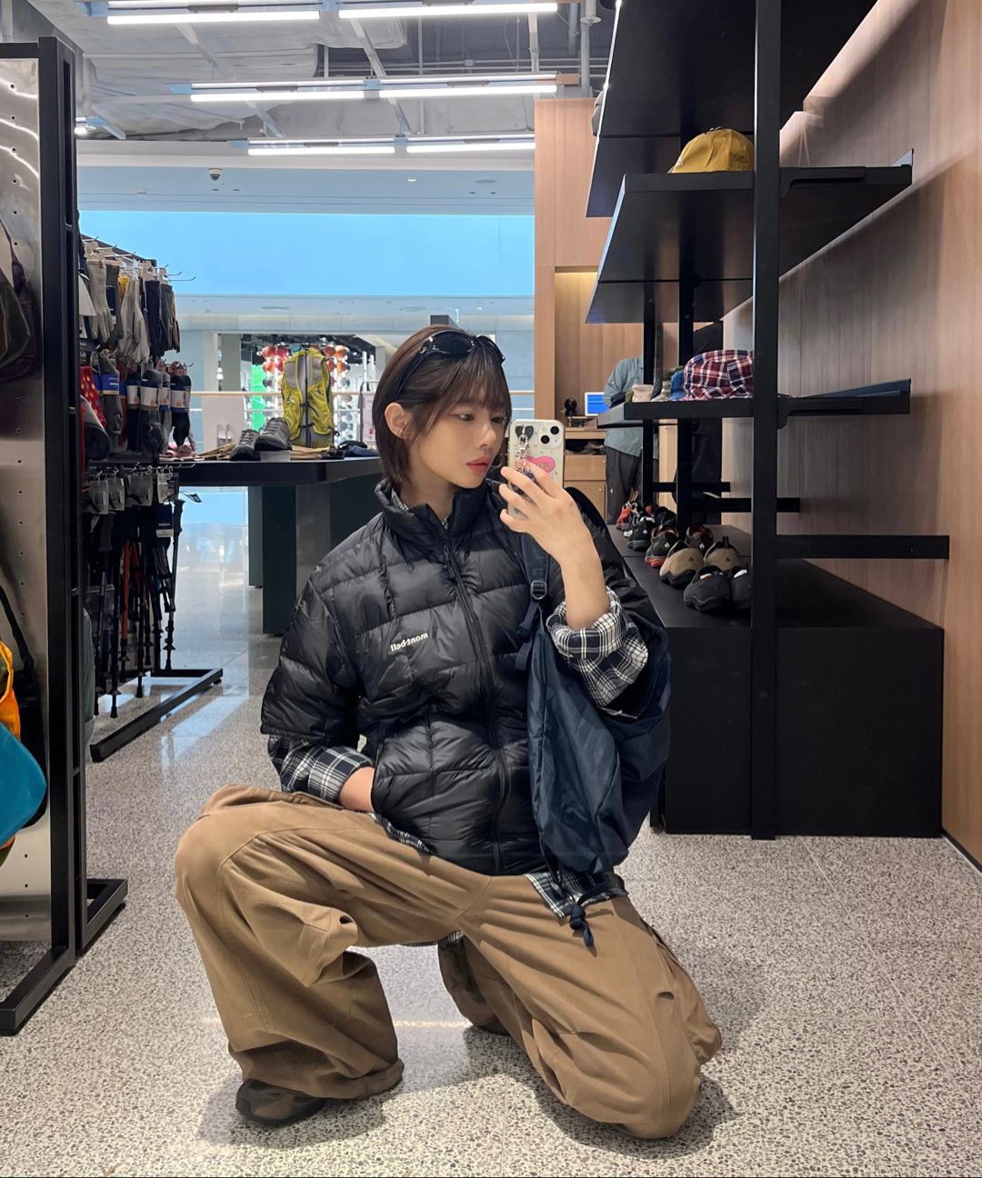 パンツ AAKAM Knee PinTuck Contrast Cargo Pants MUSINSA公式 | AAKAM Knee Pin-tuck Contrast Cargo Pants (Black)