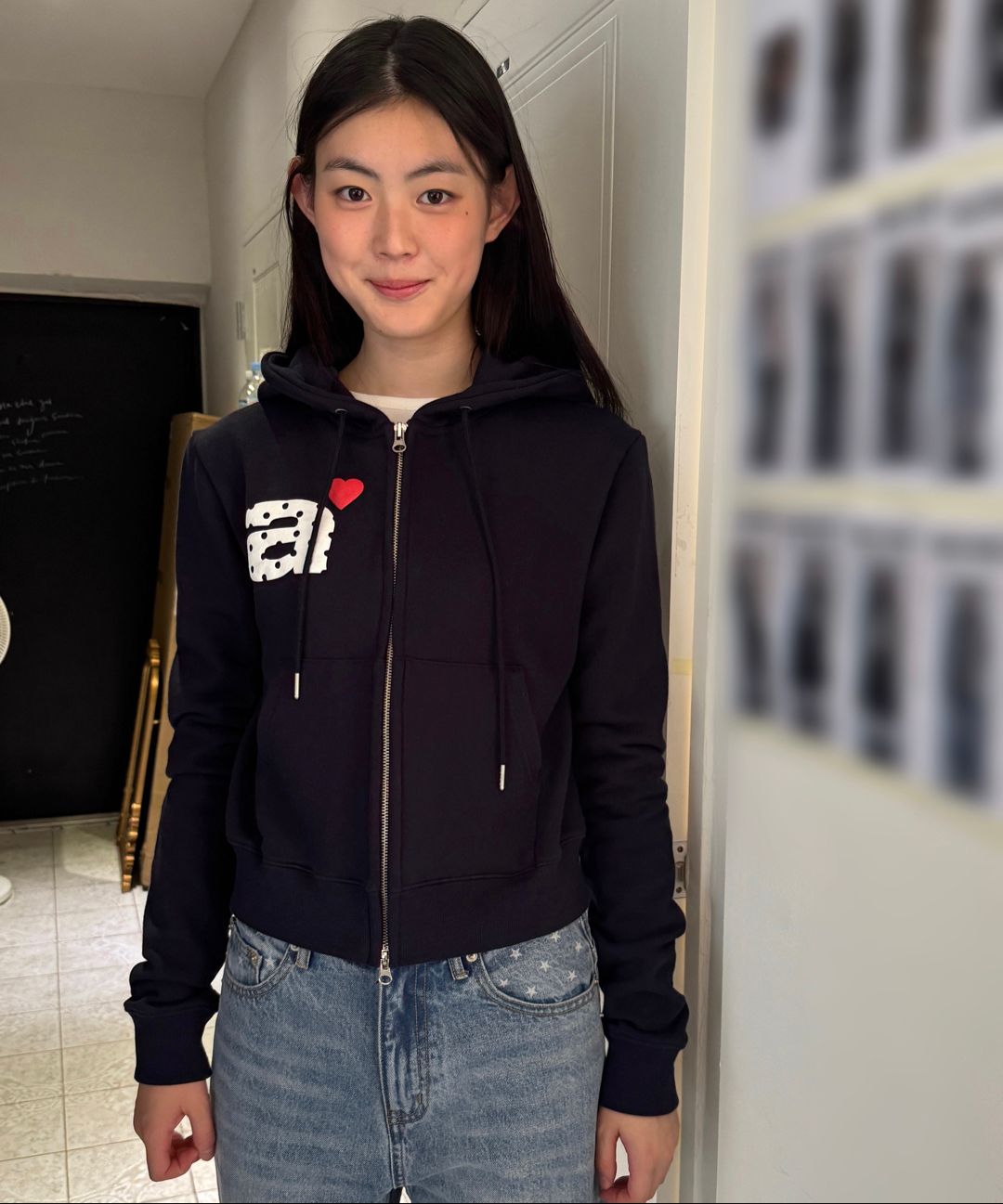 MUSINSA | AEAE DOT SMALL LETTER CROP HOOD ZIP UP [LIGHT GREY]
