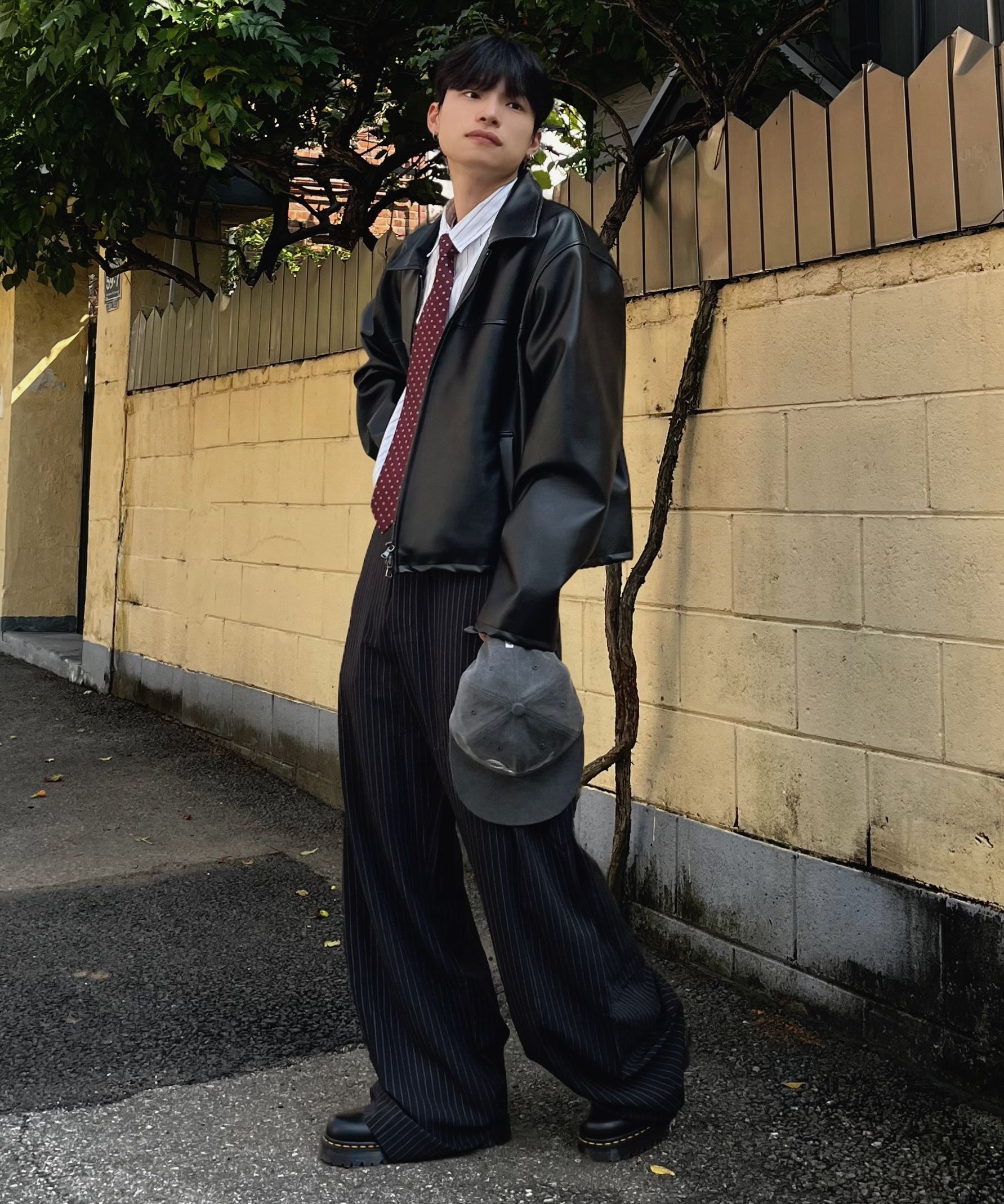 パンツ wide tuck stripe slacks sullen wide tuck stripe slacks sullen