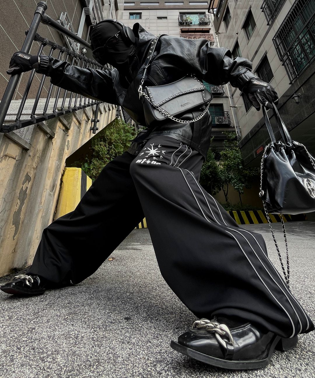 MUSINSA | XTONZ XP260 Shine Piping Wide Track Pants (BLACK)