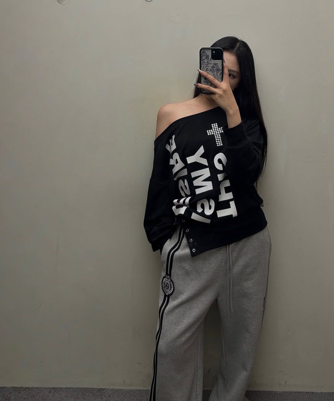 MUSINSA | SETUPEXE BOLD LETTERING LOOSE TOP / BLACK