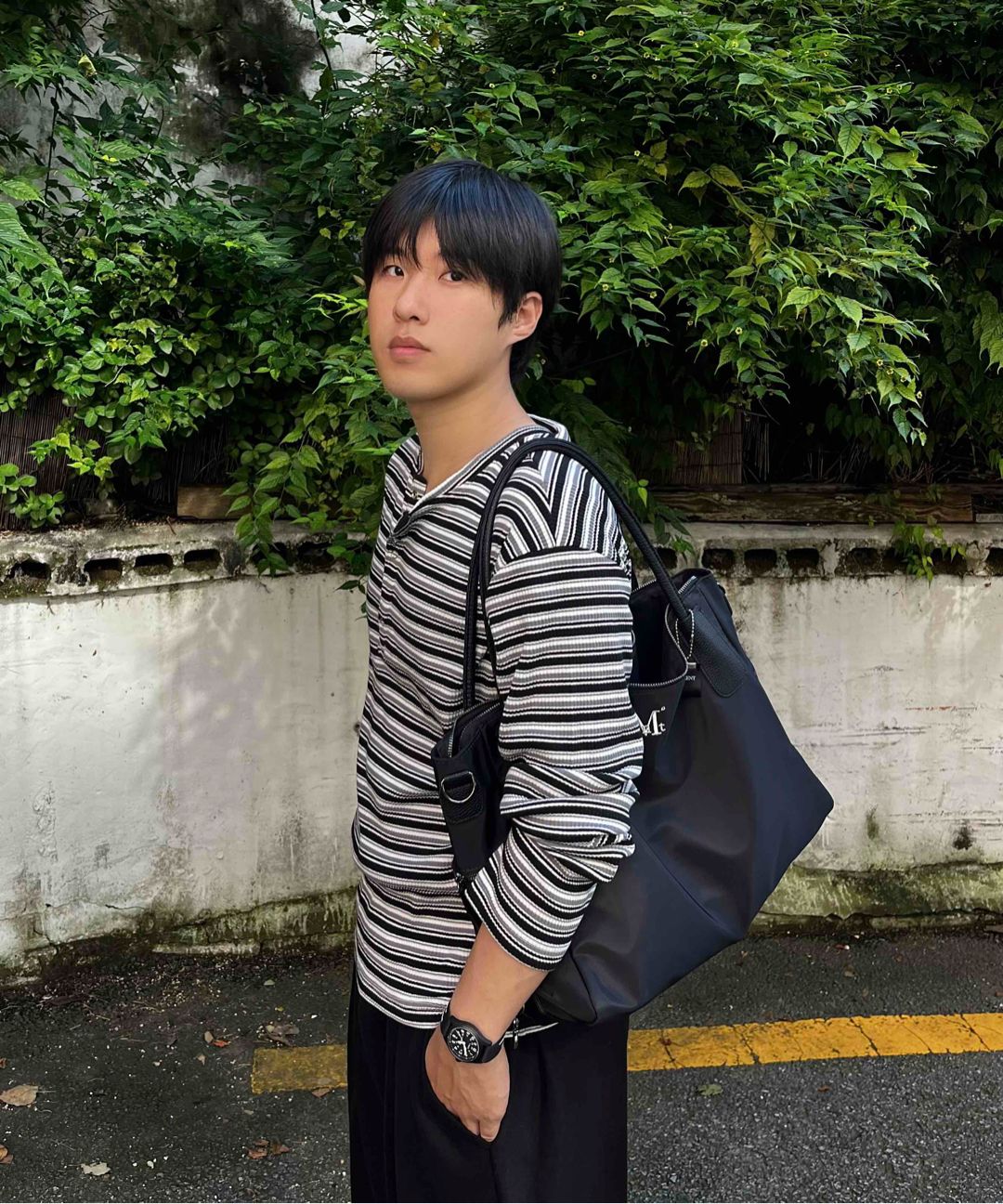 MUSINSA | MUCENT 4-Way Signature Logo Unisex Tote Bag