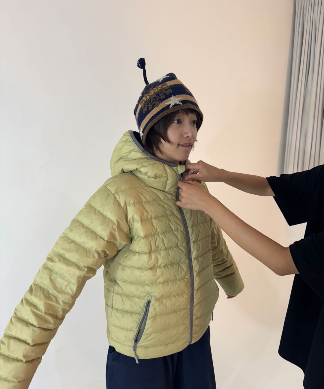 MUSINSA公式 | AEAE SNOW TASSEL BEANIE [LIGHT GREY]