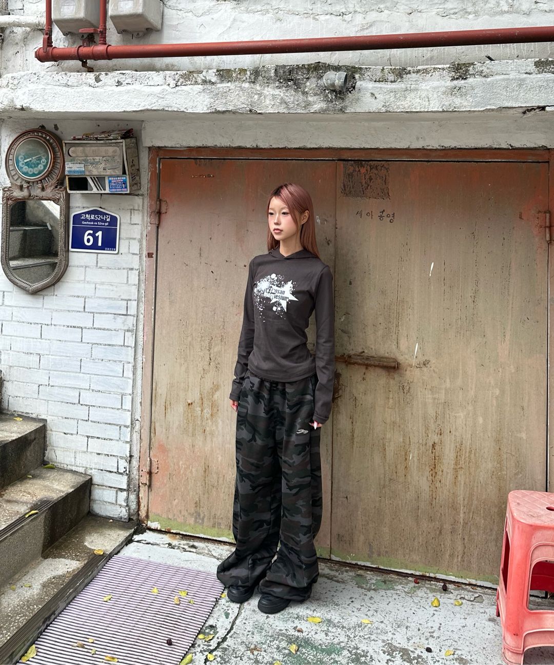 MUSINSA TANSANMAGNESIUM ボタンスウェットパンツ MUSINSA公式 | TANSANMAGNESIUM スタッズスウェットパンツ（グレー）