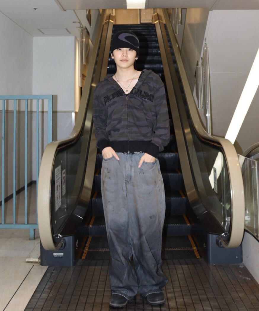 MUSINSA | AAKAM Dirty Gradation Denim Pants (Gray)