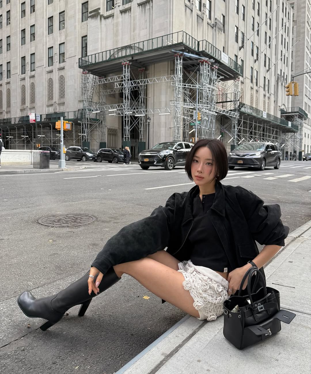 MUSINSA公式 | GLOWNY URBAN SUEDE JUMPER (BROWN)