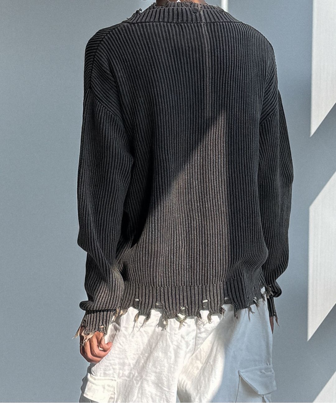 MUSINSA | WOOALONG Vintage Damage V-Neck Loose Knit - CHARCOAL