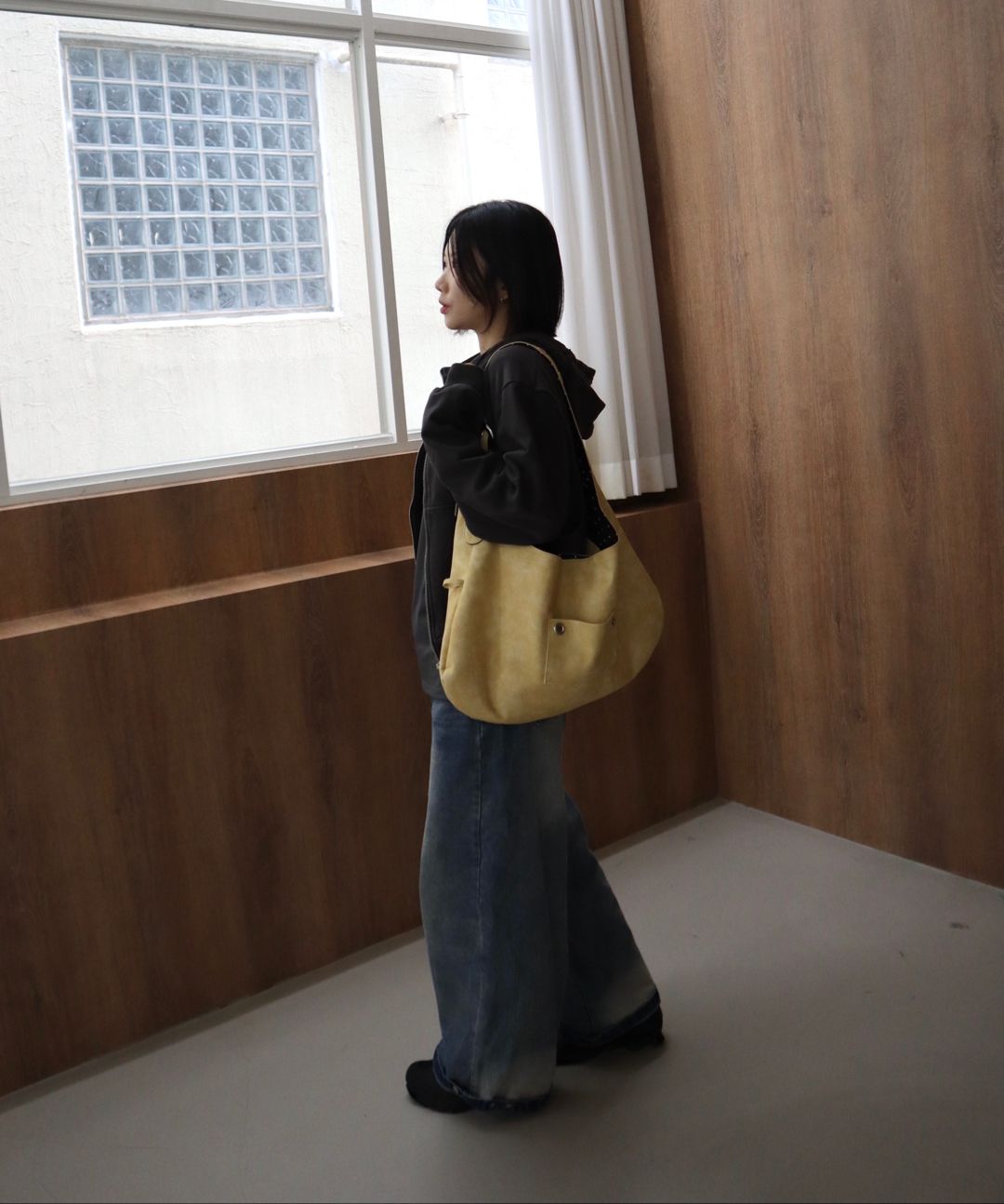 MUSINSA公式 | LETERIE BUCKLE REVERSIBLE SHOULDER BAG_4COLOR