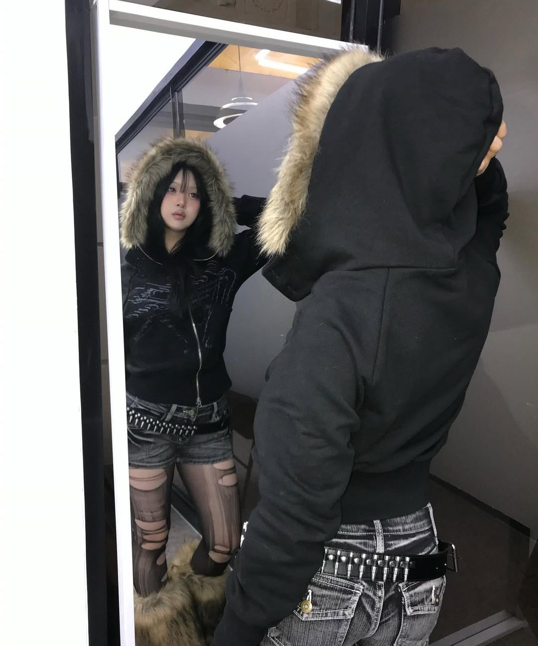 MUSINSA | FANCY CLUB Loose-fit fur hooded zip-up (BLACK) F25ZA005