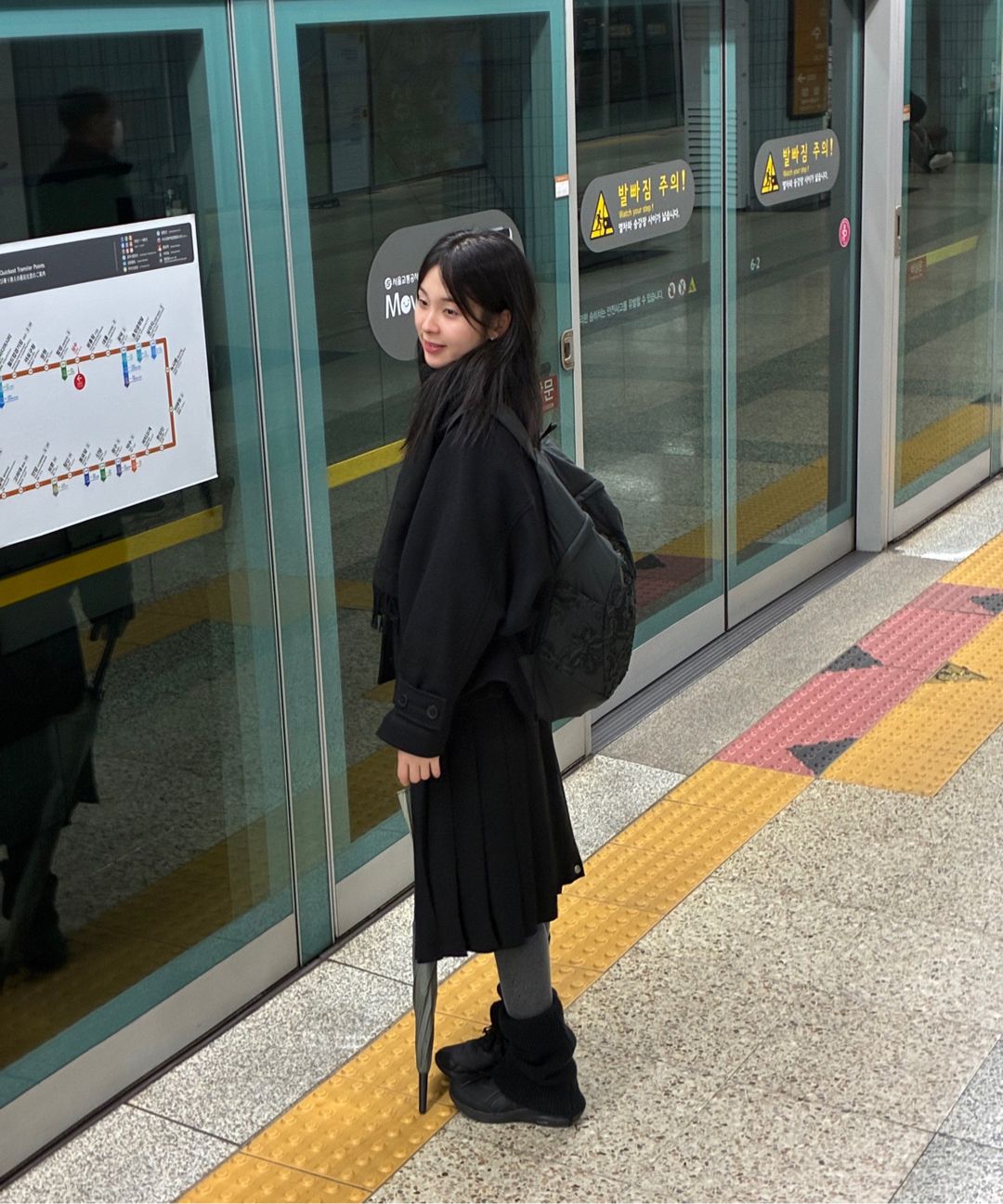 MUSINSA公式 | COLOCYNTH Fade Flower Backpack Black