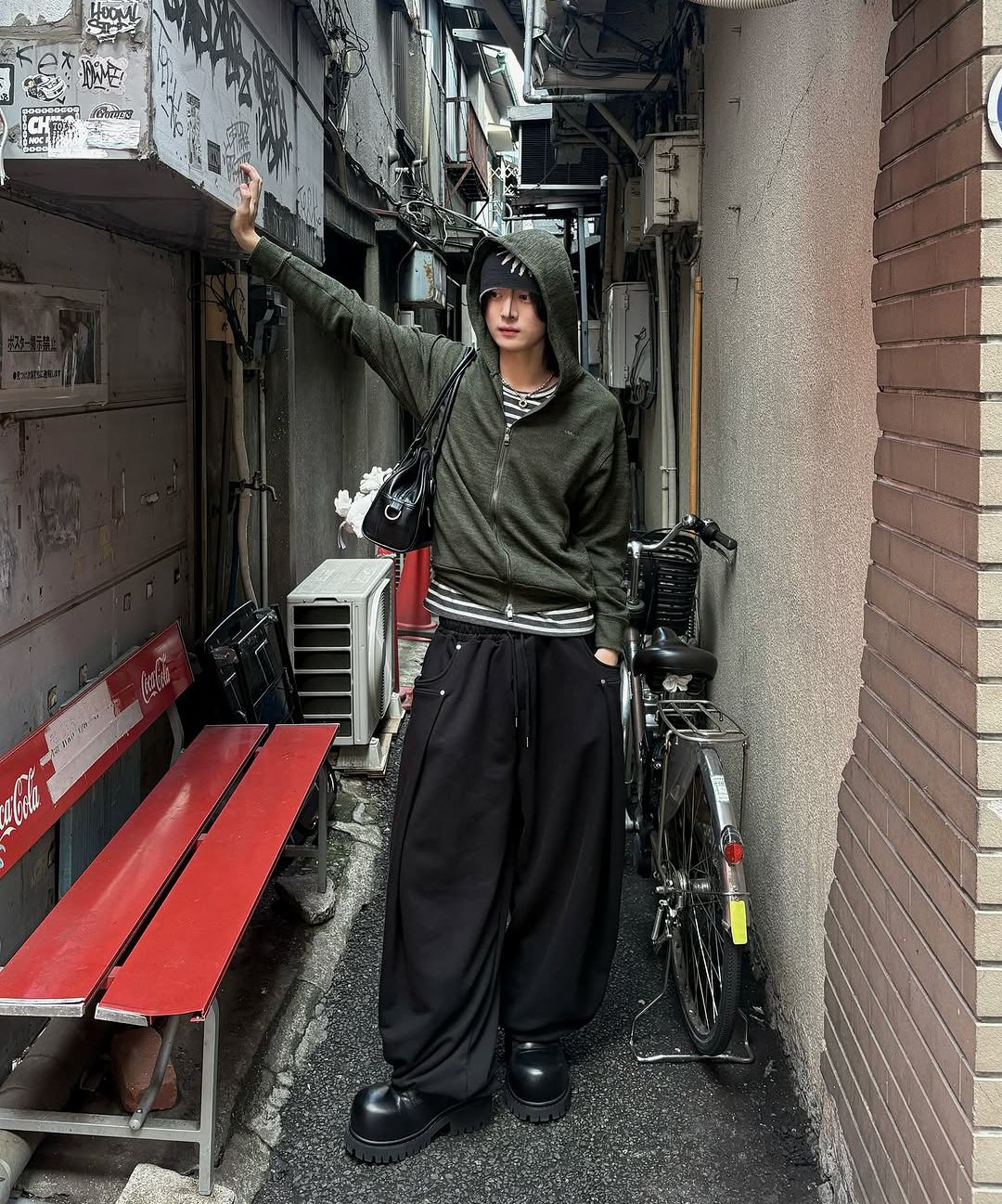 MUSINSA公式 | AAKAM Basic Knit Zip-Up Hoodie (Black)