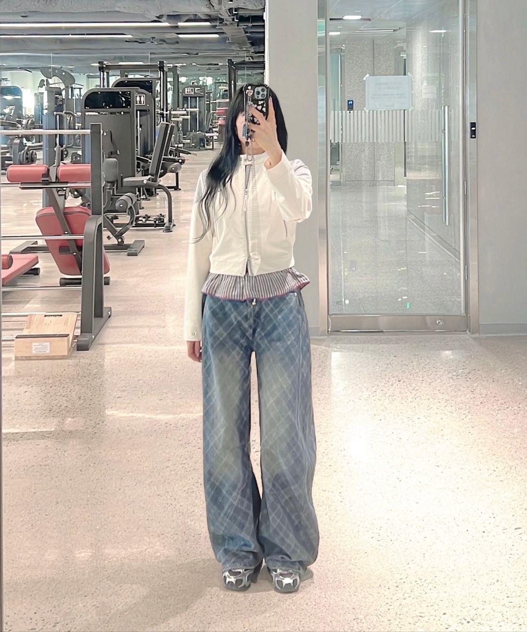 BADBLOOD デニムパンツ ブルーチェック XS MUSINSA公式 | BADBLOOD ライオンパッチウォッシュドバレルパンツ