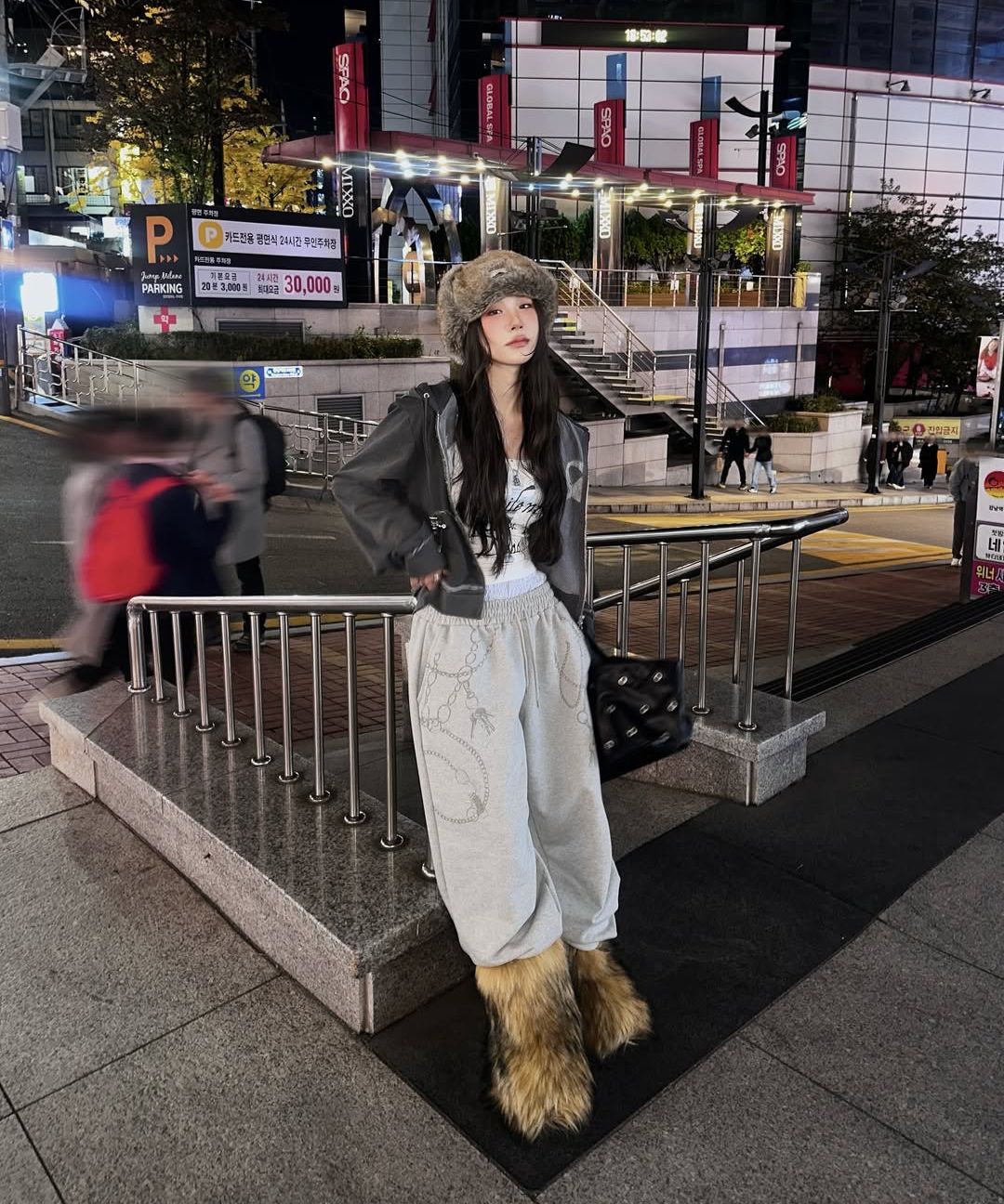 culttokyo ボリュームアイレットパンツ グランジ 香椎かてぃ MUSINSA公式 | FANCY CLUB キーチェーンアイレットスウェットパンツ