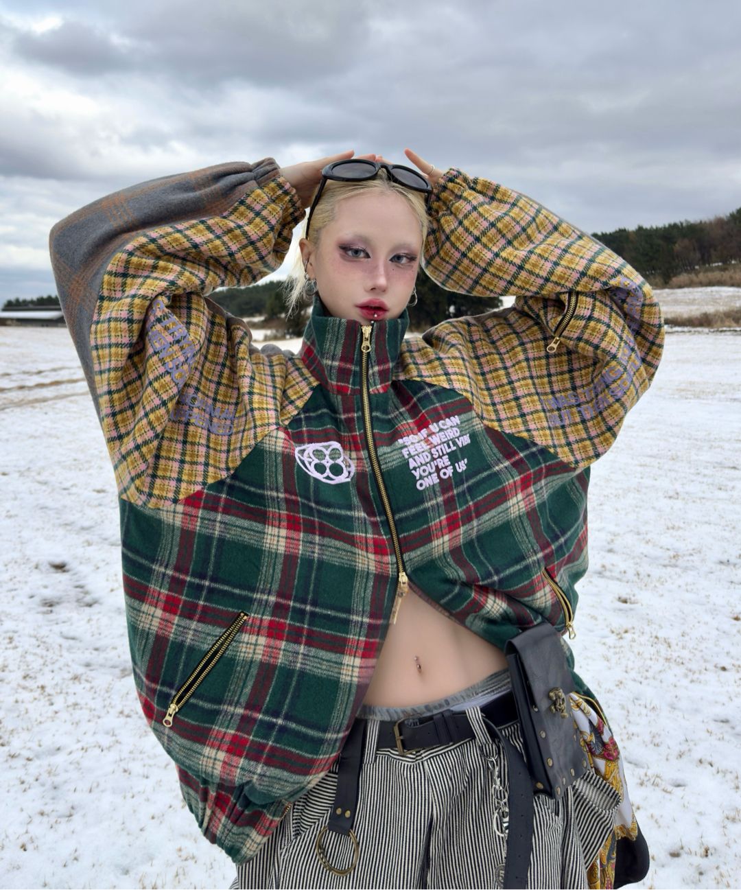 MUSINSA | SOIFUCAN Raglan Check Overspill Jumper