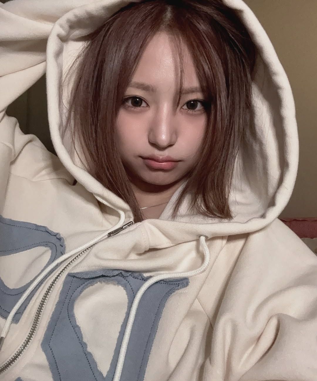 MUSINSA公式 | ILLIGO 129 logo patch hooded zip-up cream