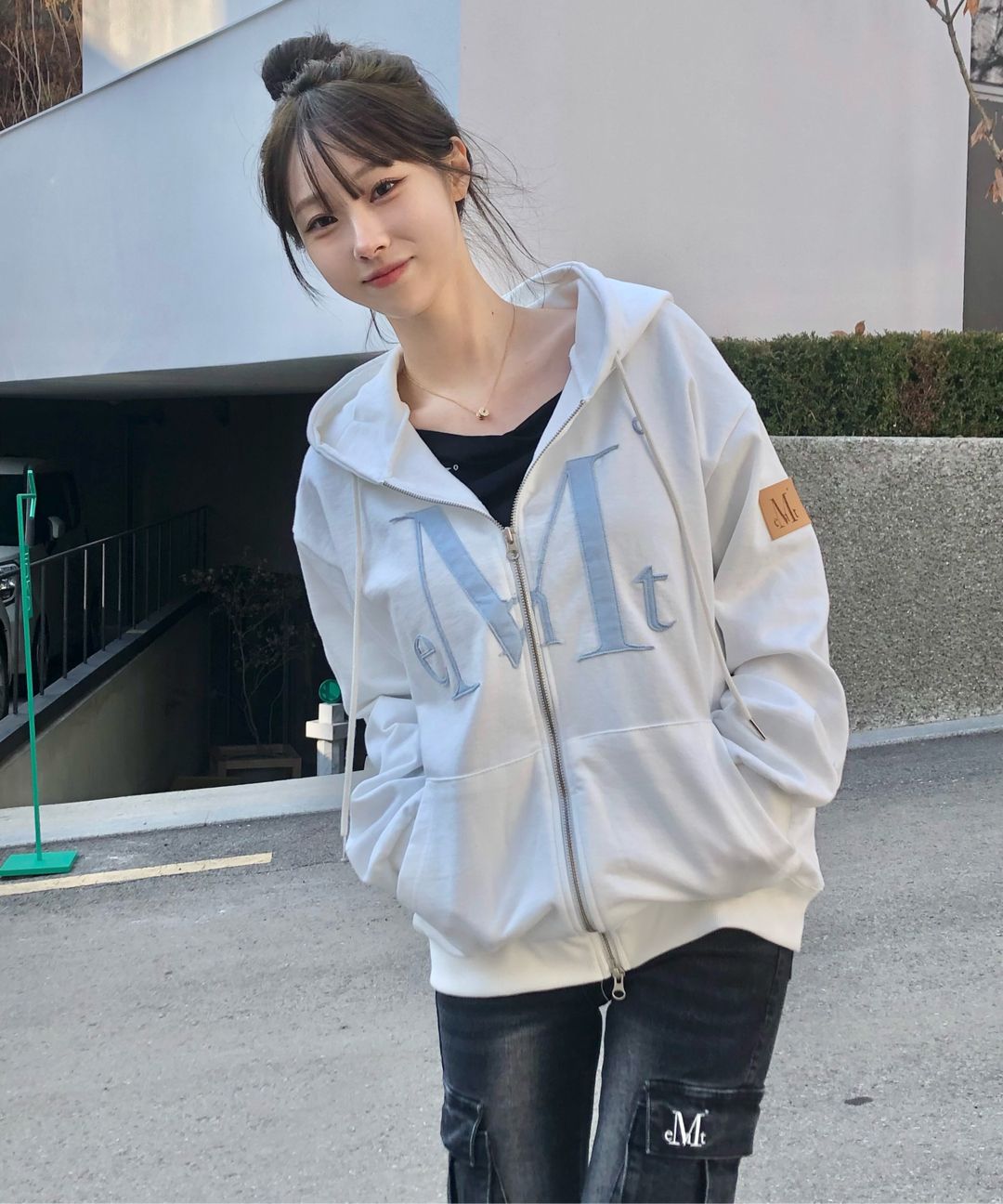 MUSINSA公式 | MUCENT ワディアプリケロゴフードジップアップ 男女共用