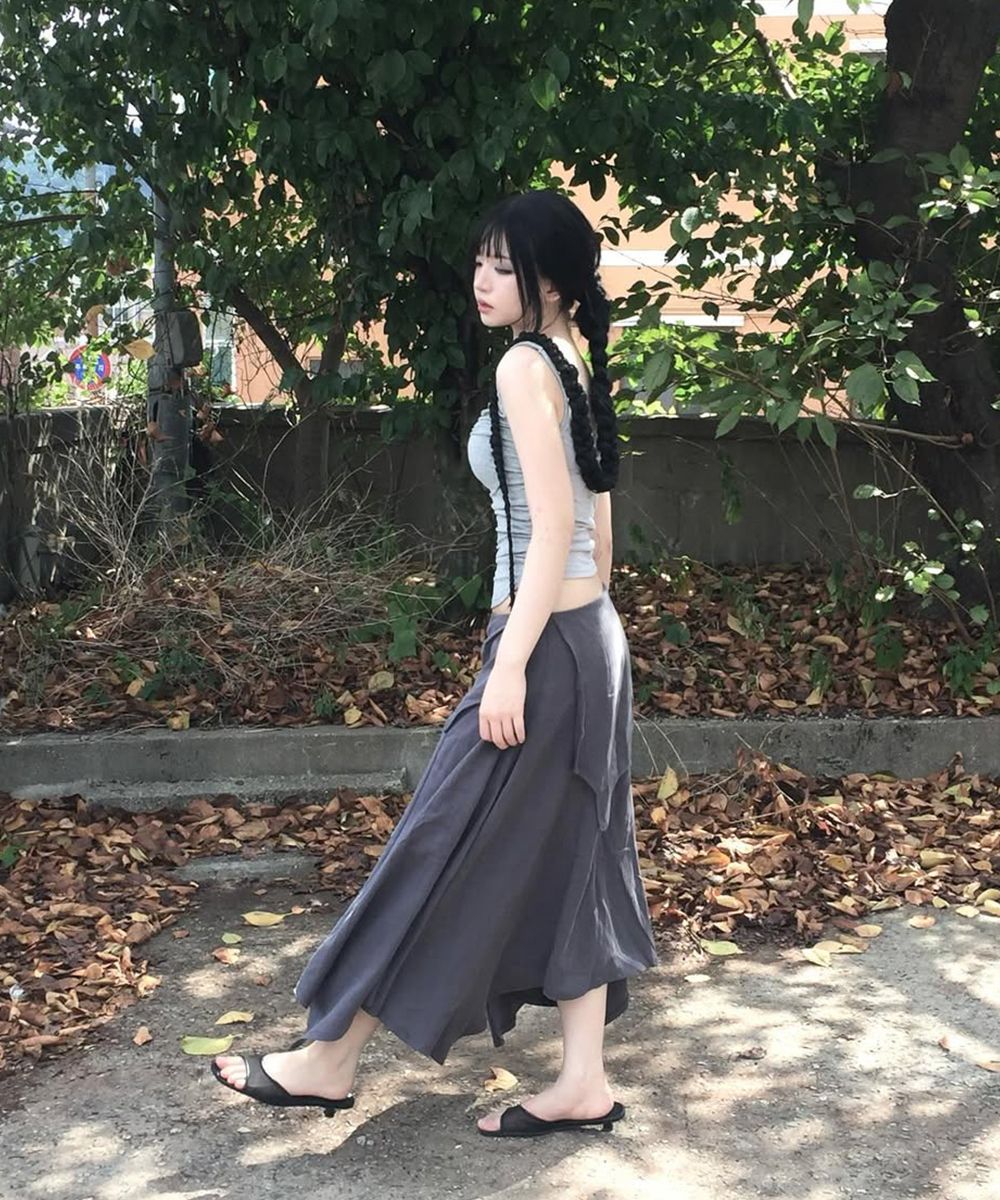 미세키서울(MISEKI SEOUL) Flutter folding Skirt CHARCOAL - 사이즈
