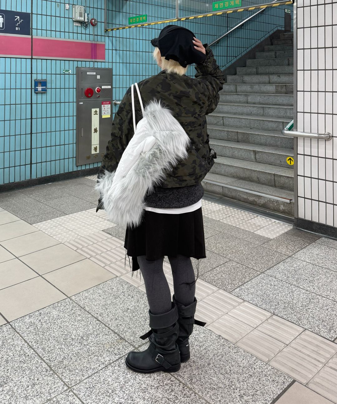 sculptor fluffy slouchy satin bag グレー MUSINSA | SCULPTOR Fluffy Slouchy Satin Bag White/Ice Gray