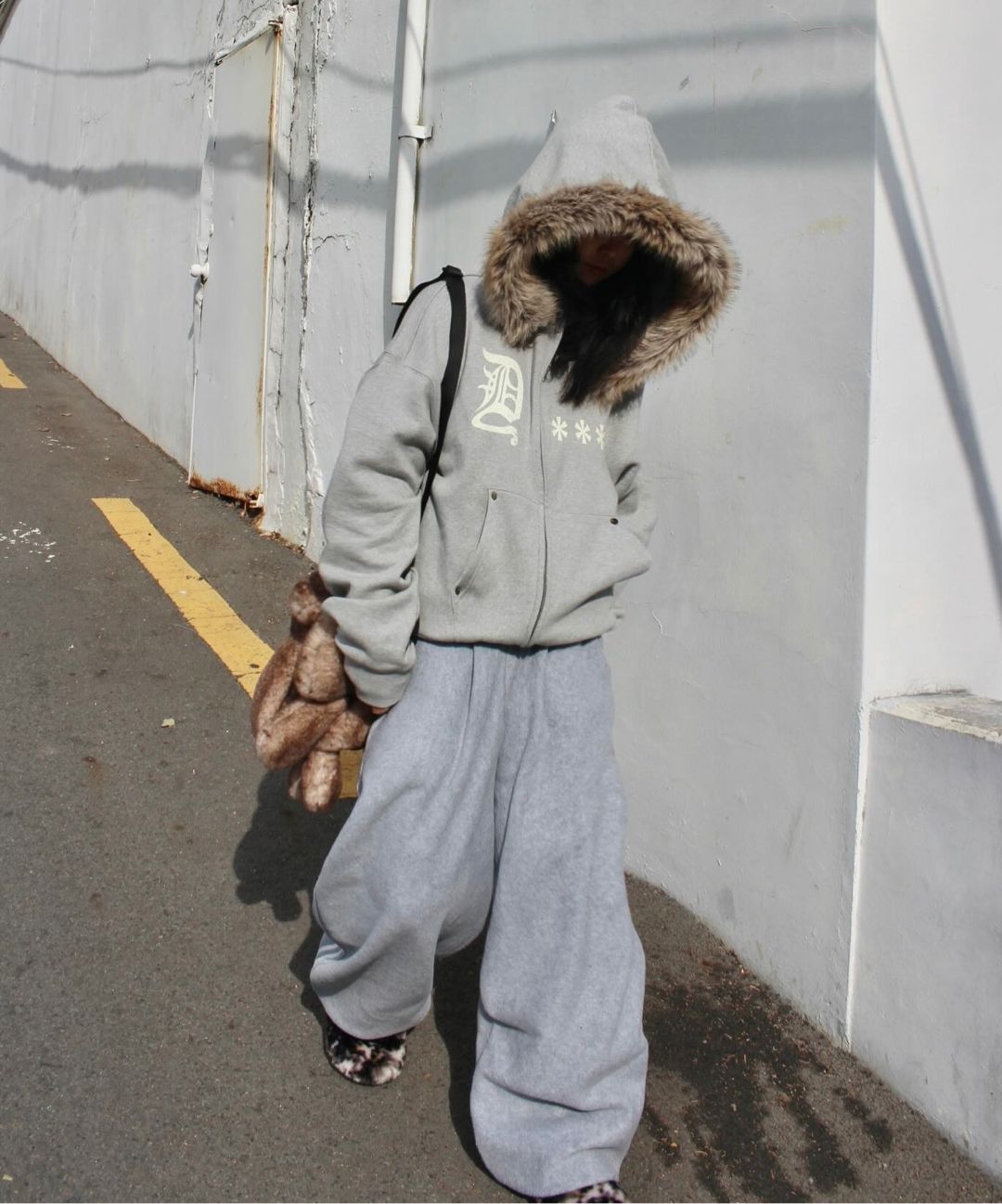 MUSINSA公式 | AMOU AMOU Fur Hoodie Zip-Up GREY