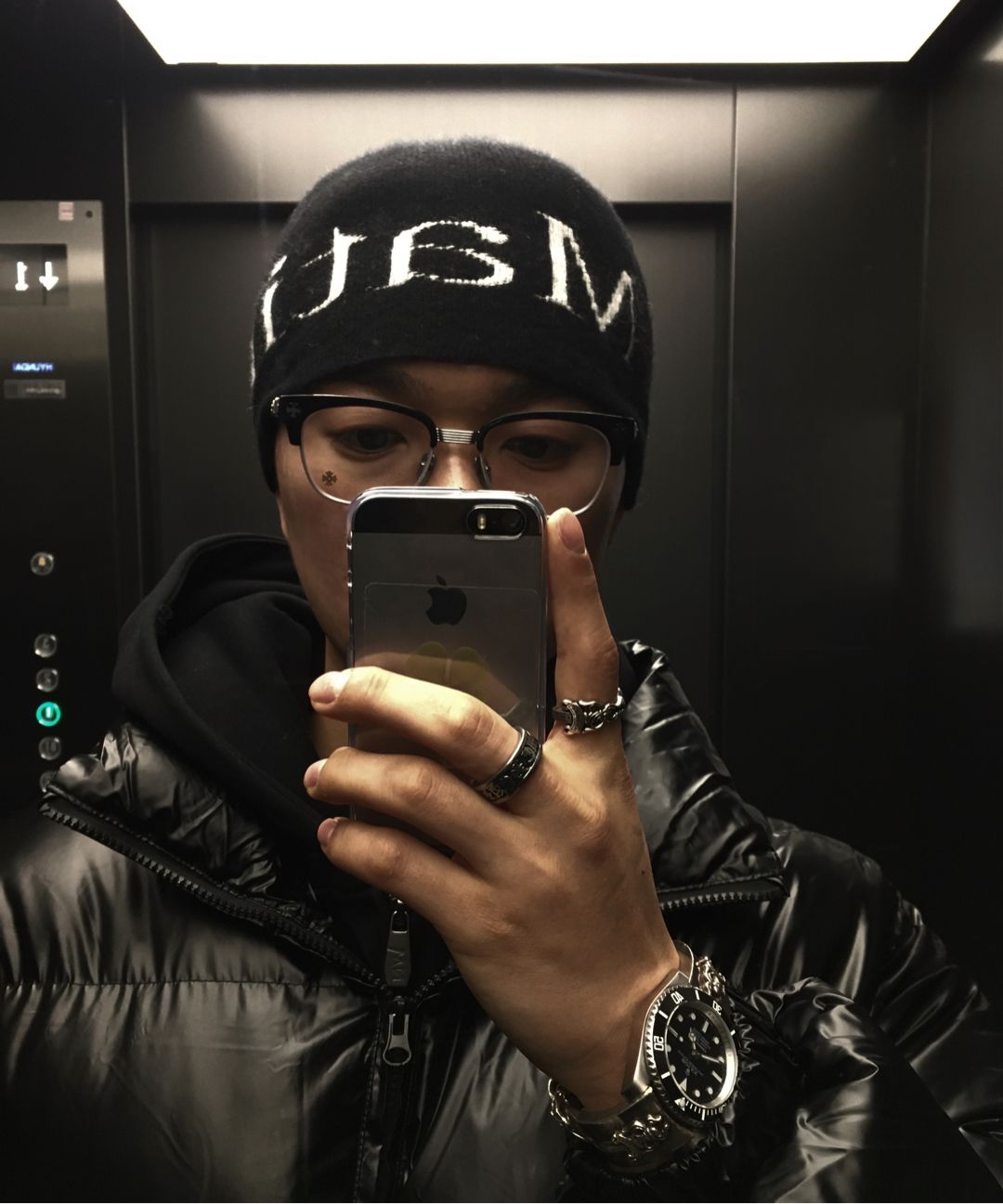 MUSINSA公式 | MATIN KIM LOGO JACQUARD SHORT BEANIE IN BLACK